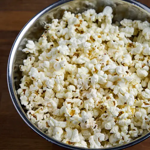 Popcorn i gryde - opskrift på hjemmelavede popcorn