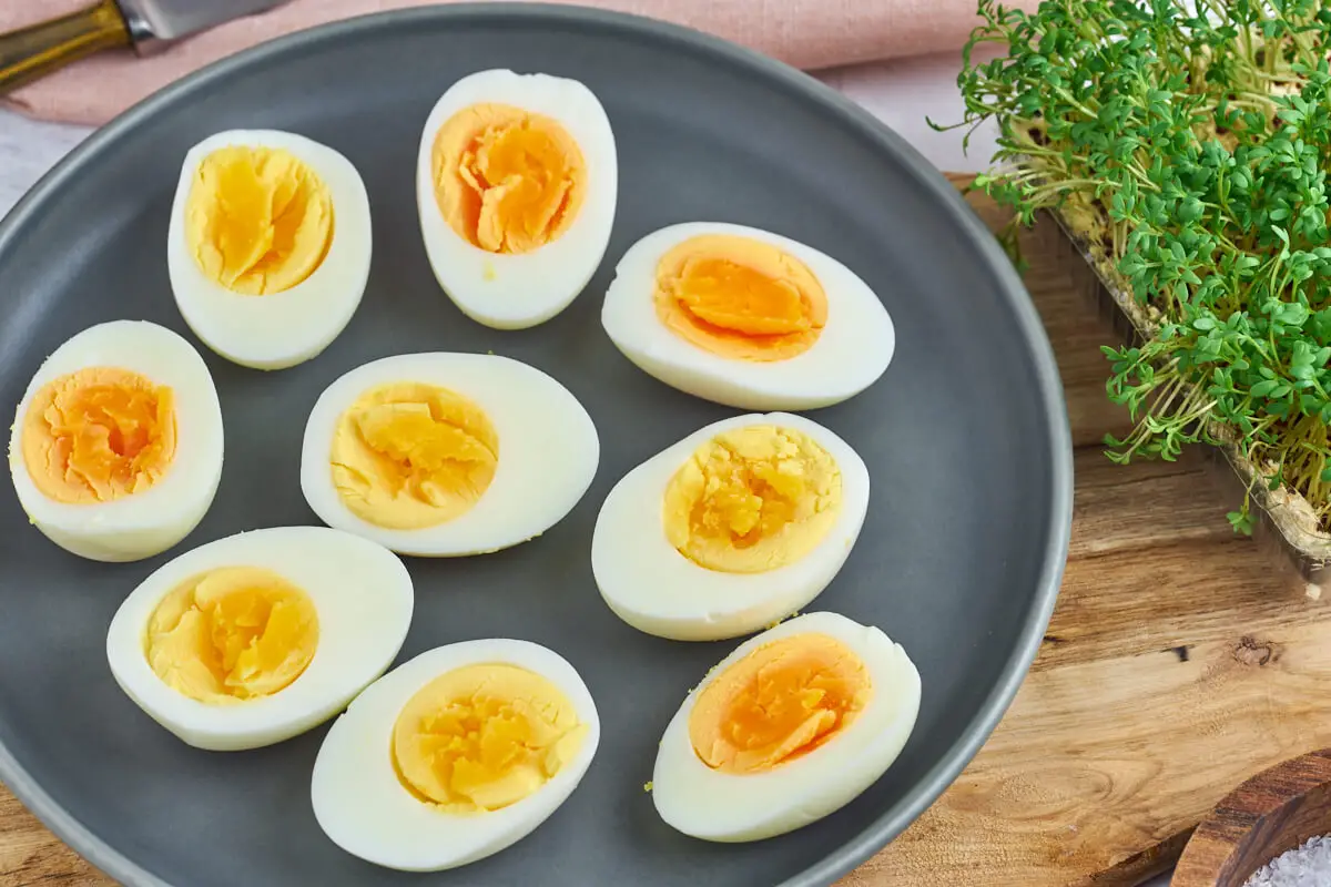 USA nåde Charmerende Hårdkogte æg - Opskrift og tid på kogte æg til æggemad
